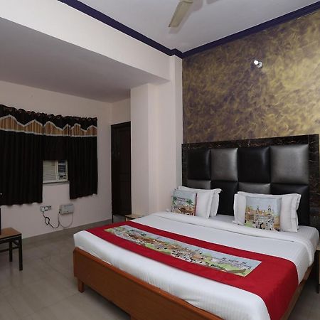 OYO 10347 Hotel Deepak Jaipur Buitenkant foto