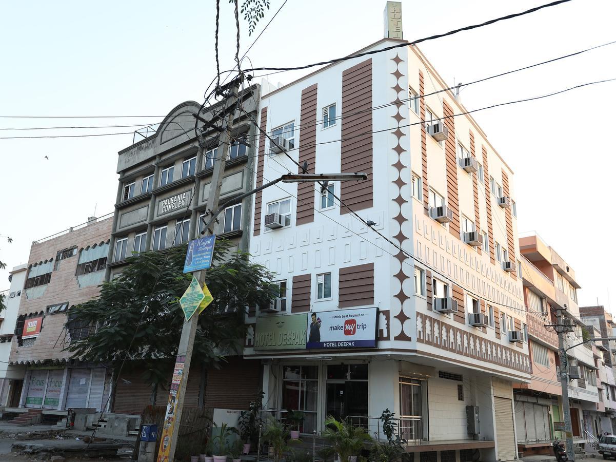 OYO 10347 Hotel Deepak Jaipur Buitenkant foto
