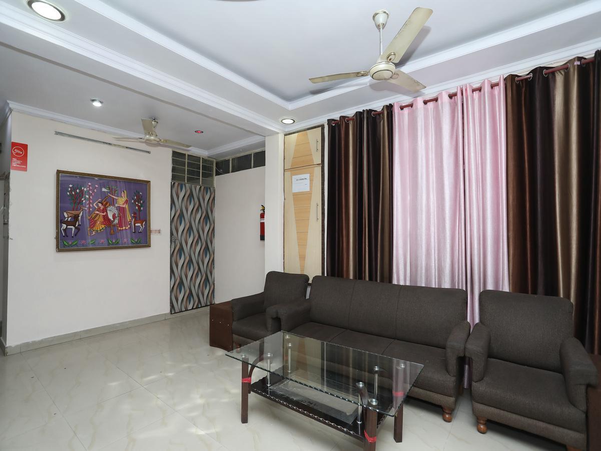 OYO 10347 Hotel Deepak Jaipur Buitenkant foto